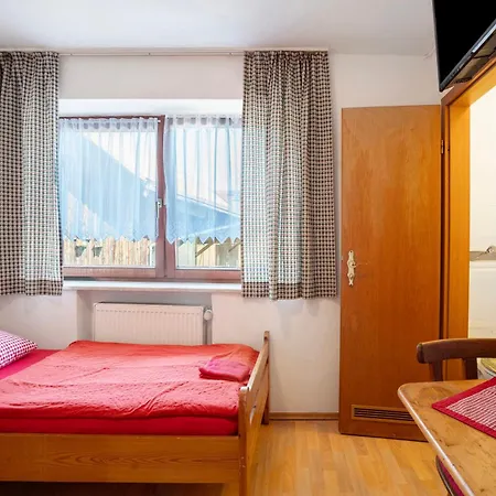 Πανσιόν Knoedelhof Putzbrunn